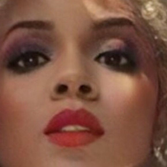 Meet your Posher, Janeen - Picture 1 of 1